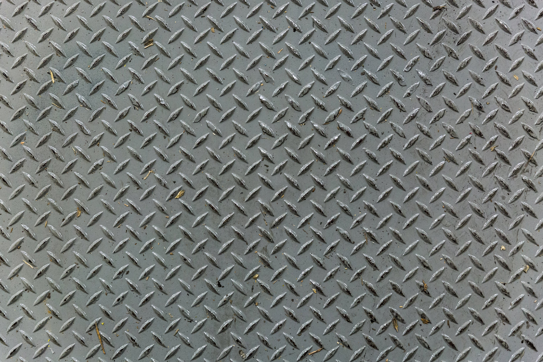 a closeup of the bottom of a diamond plate