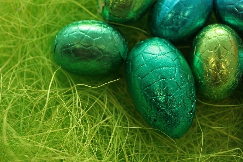 several eggs that have been dyed green