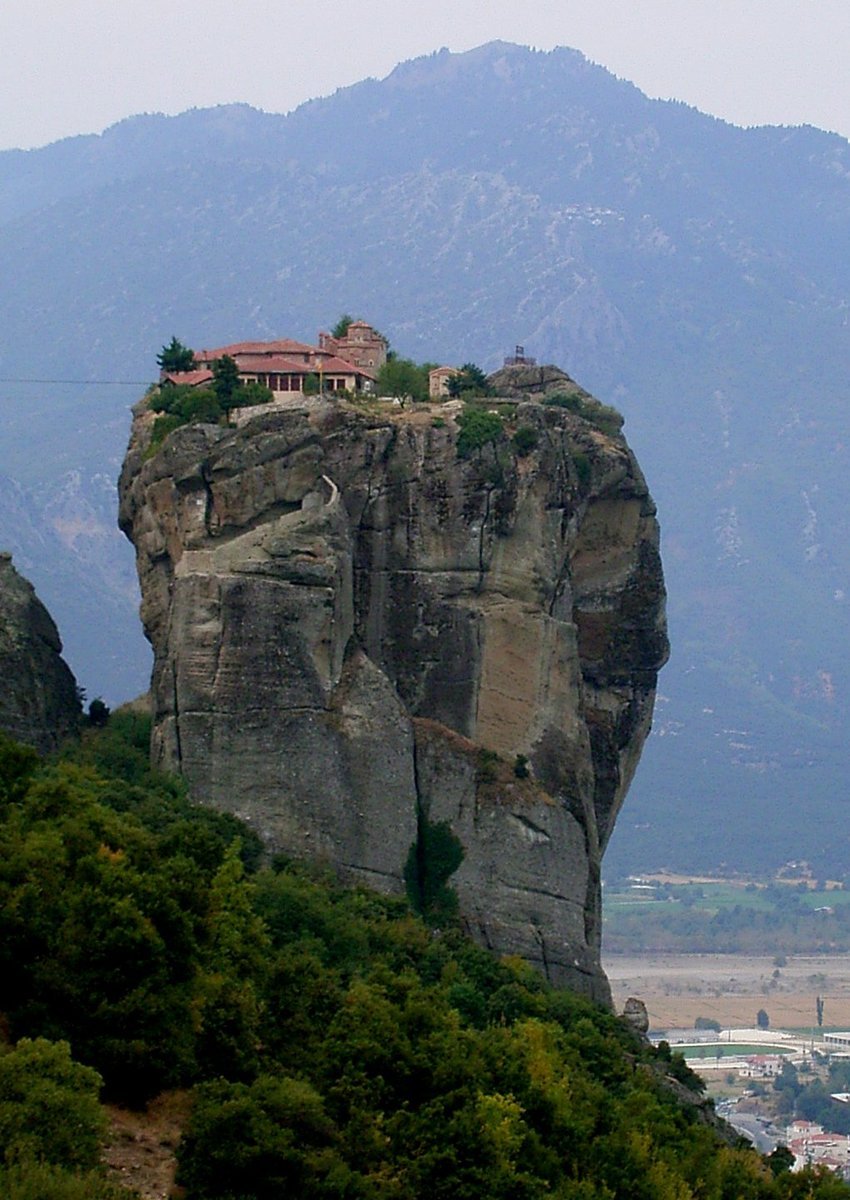 a very large and very big mountain side in the mountains