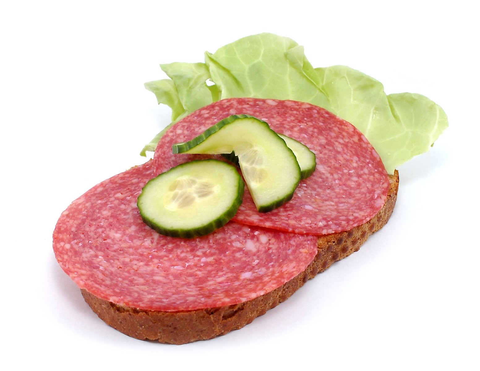 a sandwich of meat with cucumber slices, lettuce and lettuce
