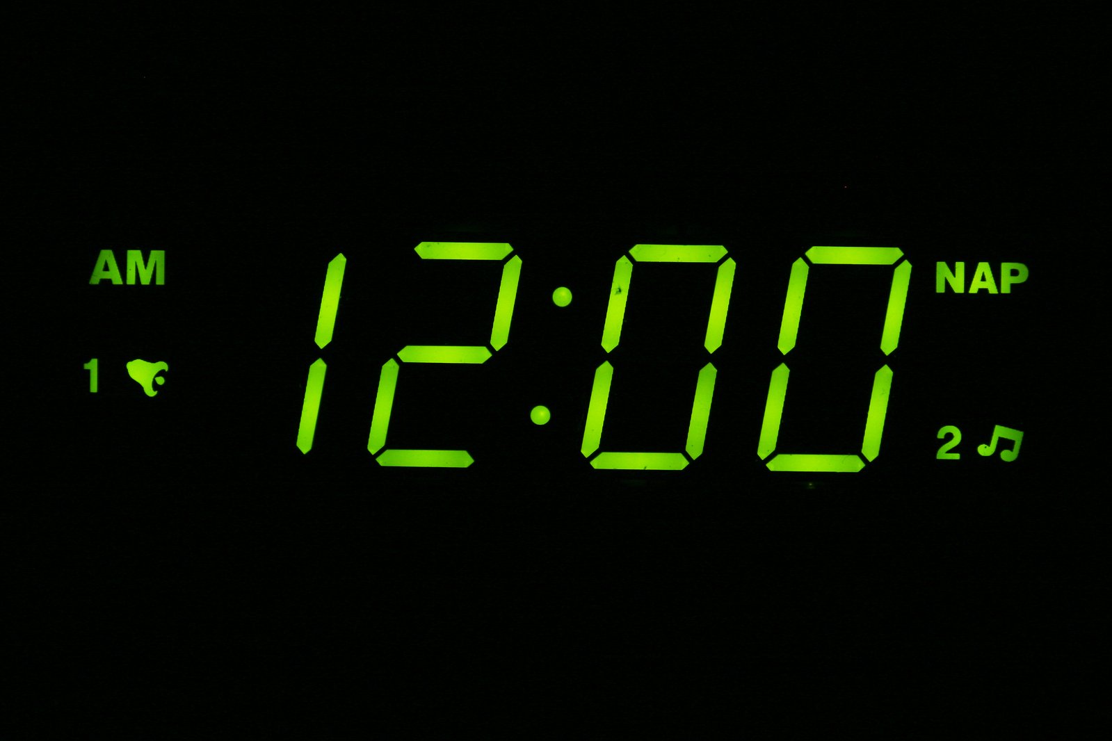 an alarm clock with twenty minutes remaining displayed