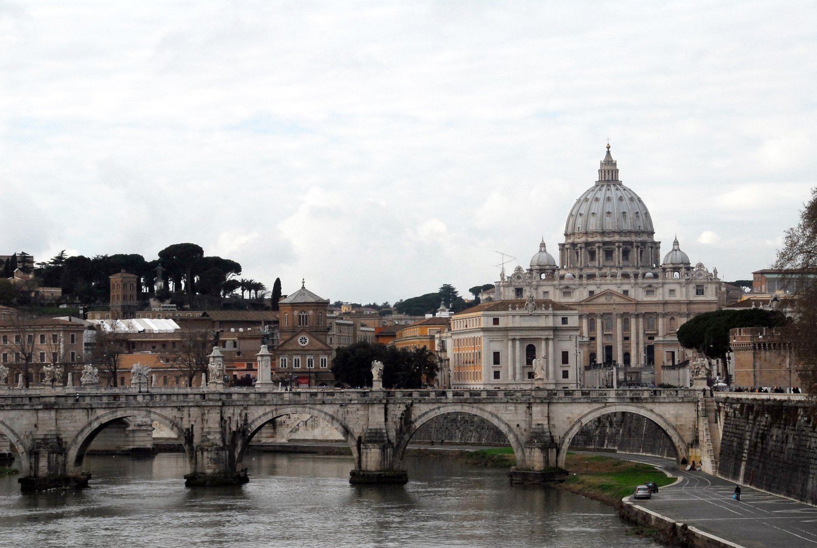 a city in italy has a bridge crossing it