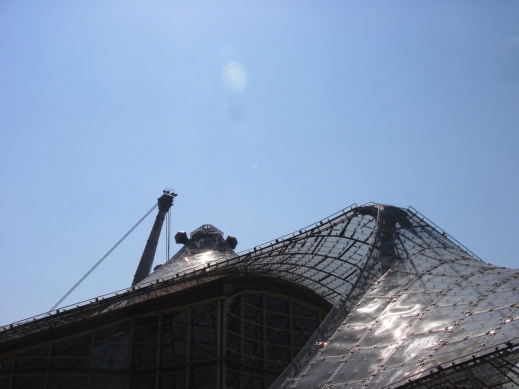 the roof of a very large building with multiple metal structures