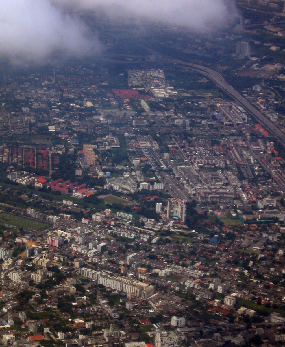 a pograph of an air port is taken from the air
