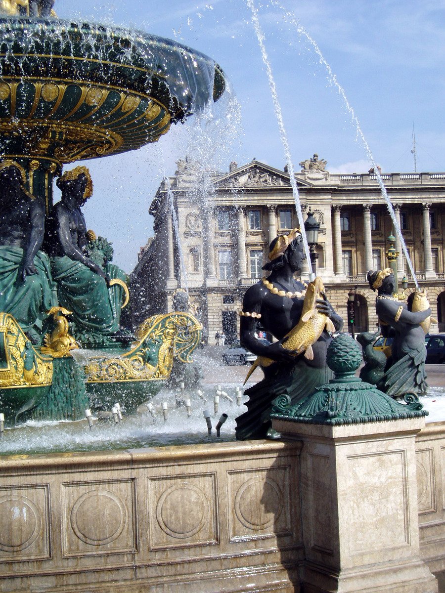 fountain of the four graces and a grand palace