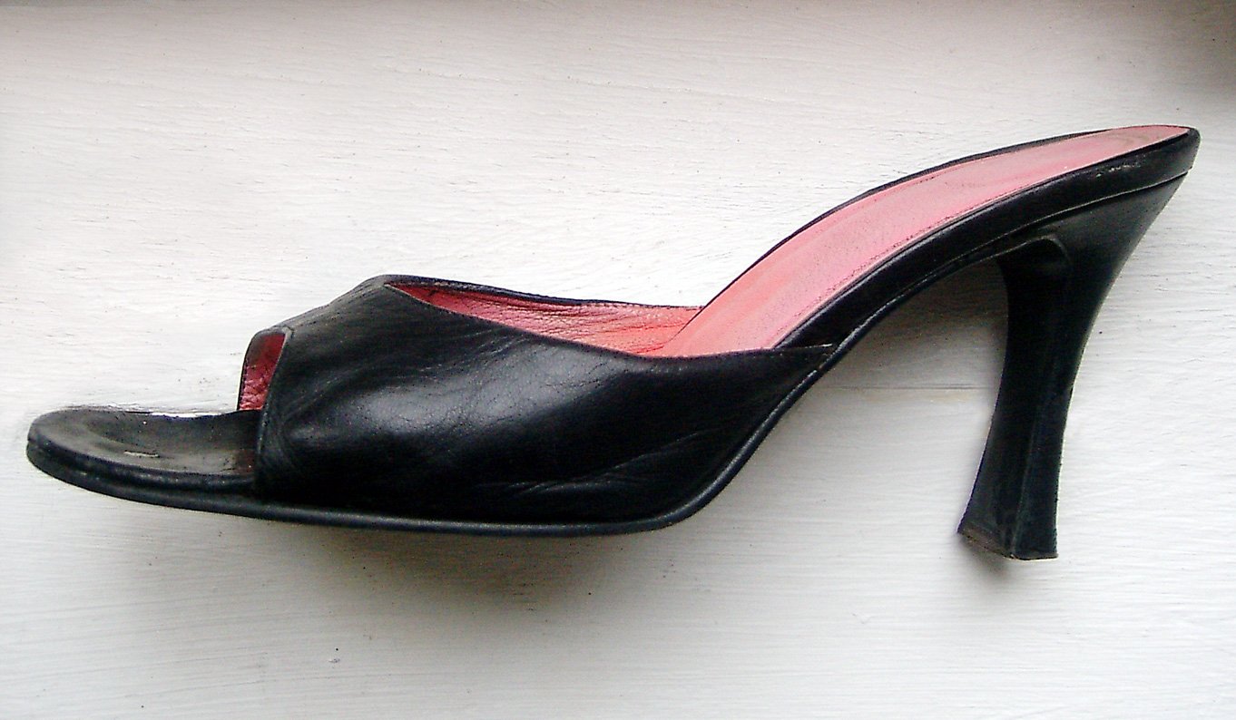 the black and red shoe has a single heel
