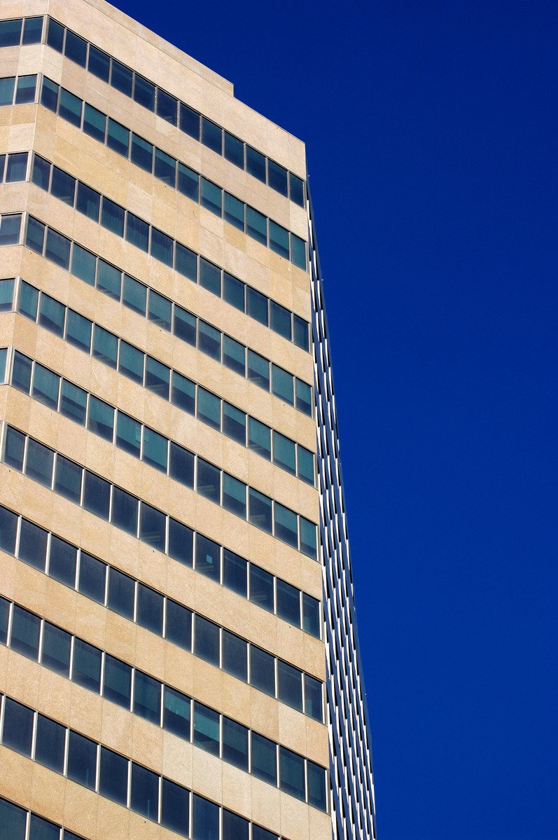 this is a s of a very tall office building