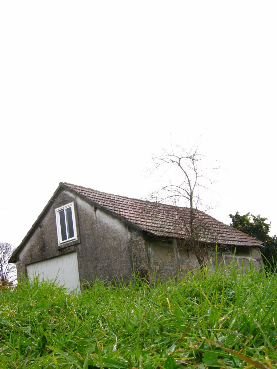 an overhead s of a house with the roof missing