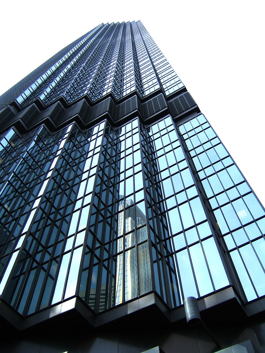 the side of a building with several windows