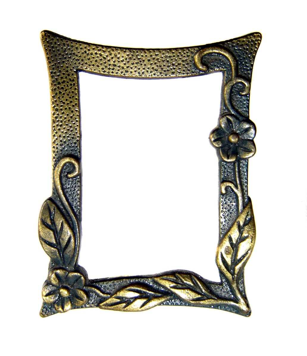 a frame with a leaf pattern on the bottom of it