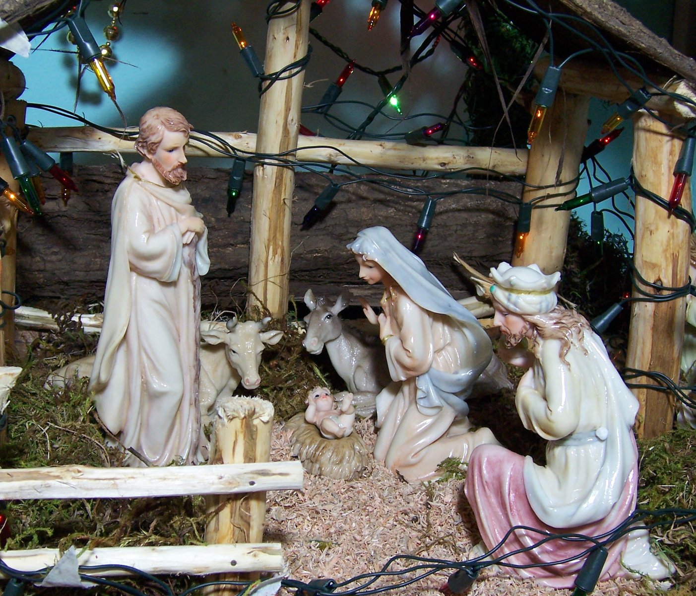 nativity scene of the birth of jesus and the baby mary