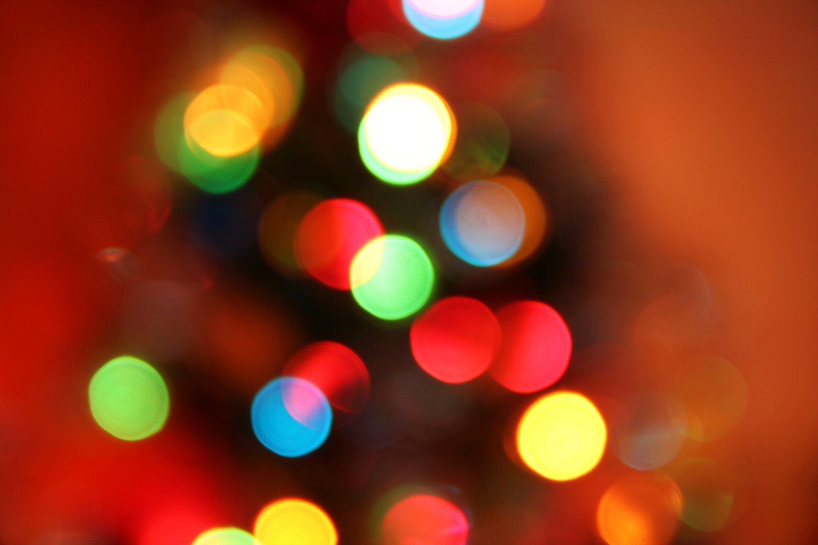 bright colors on the christmas tree and the blurred background