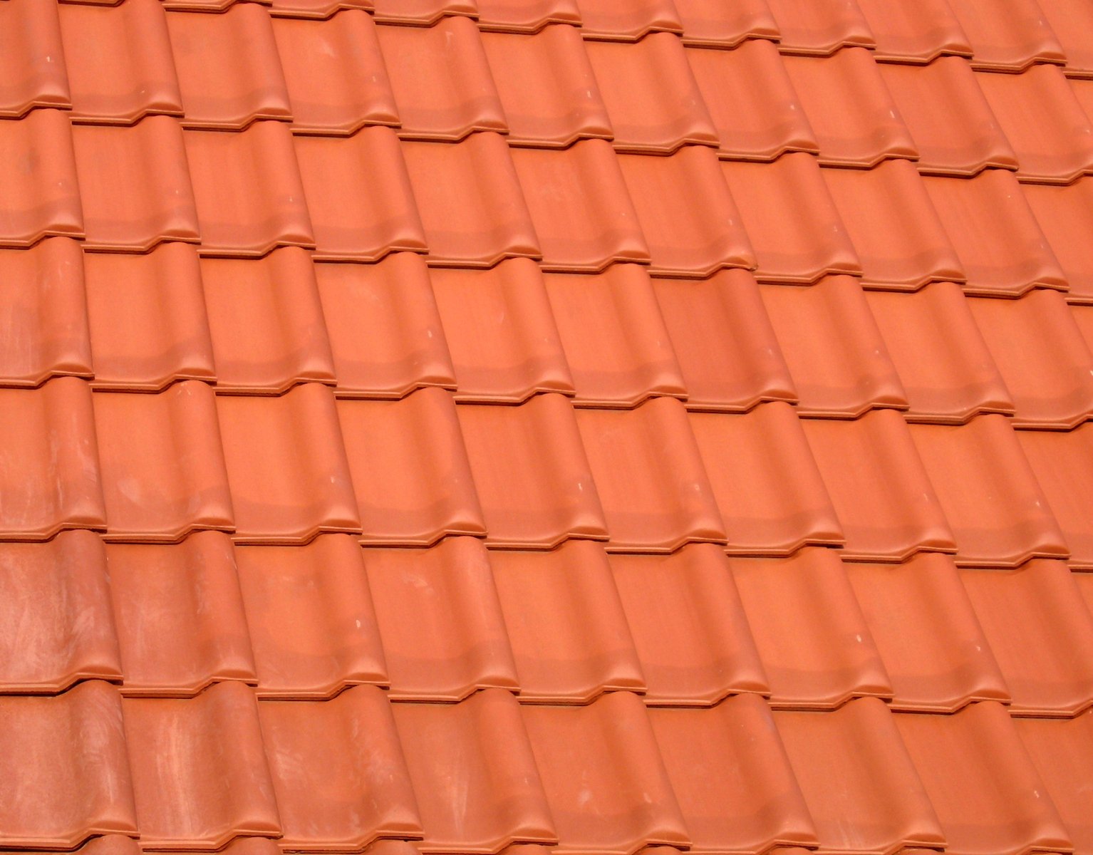 a closeup s of the roof in the daytime
