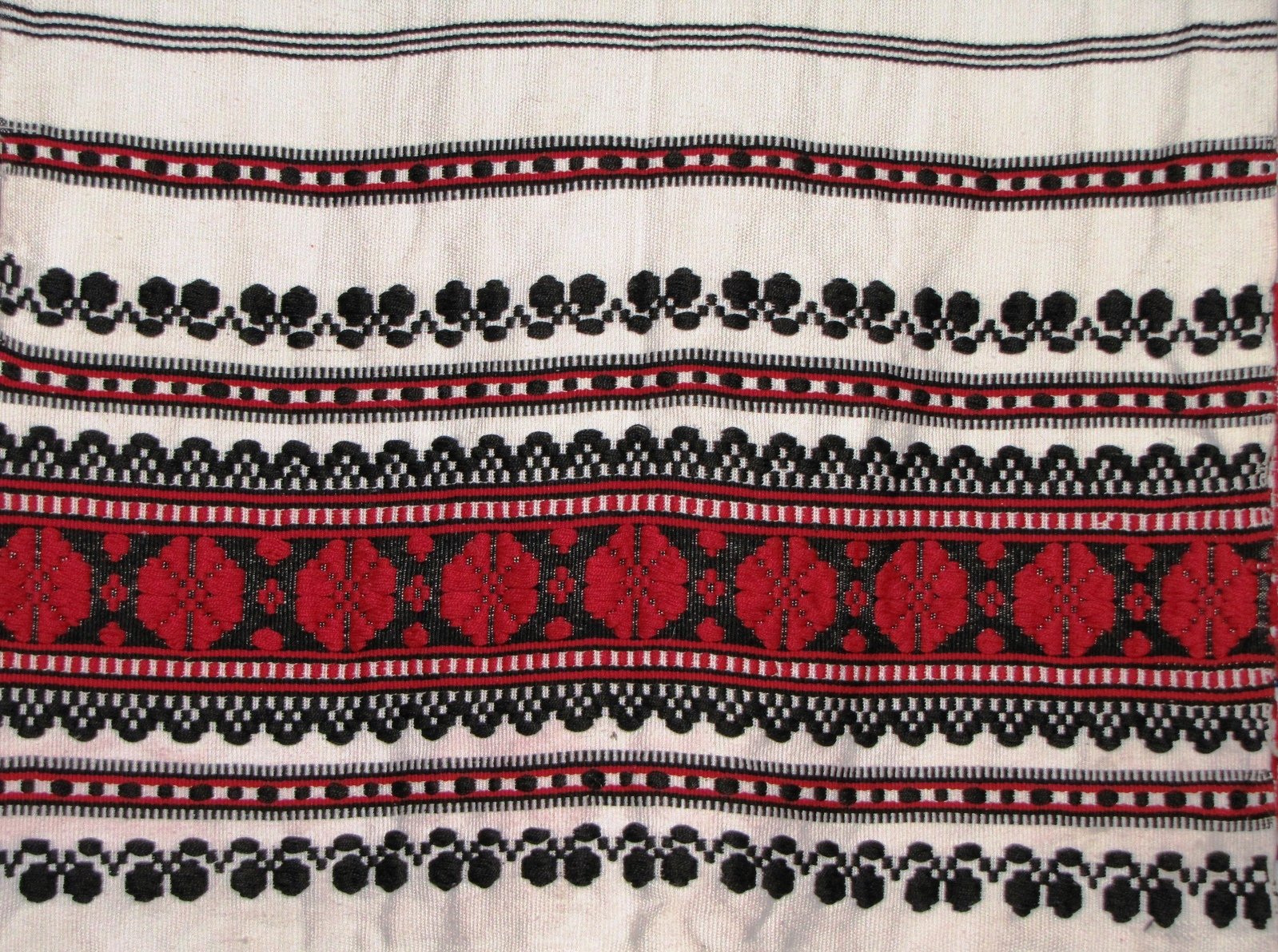 an image of a decorative pattern in cloth