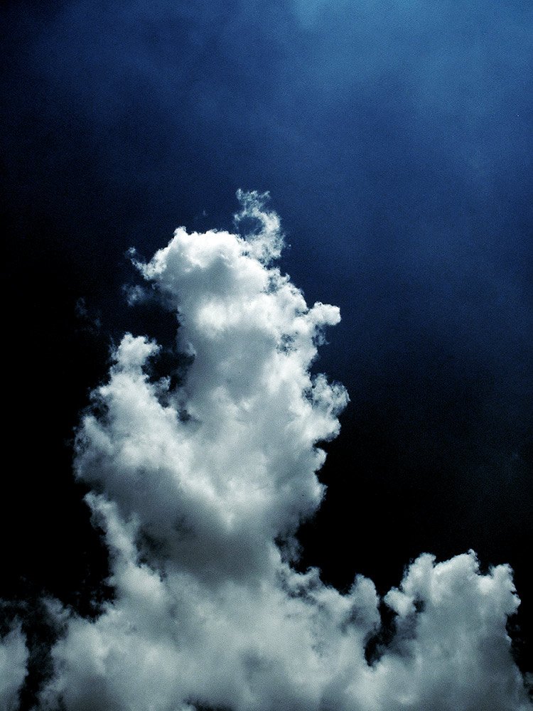 this cloud is rising and forming it's unique shape