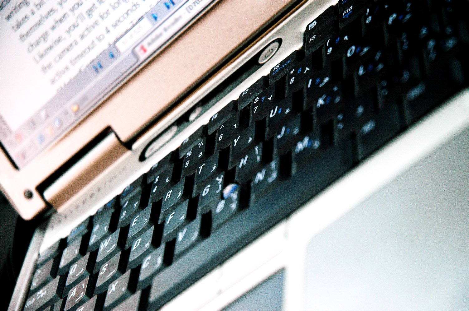 a close up po of the keyboard and its external key board