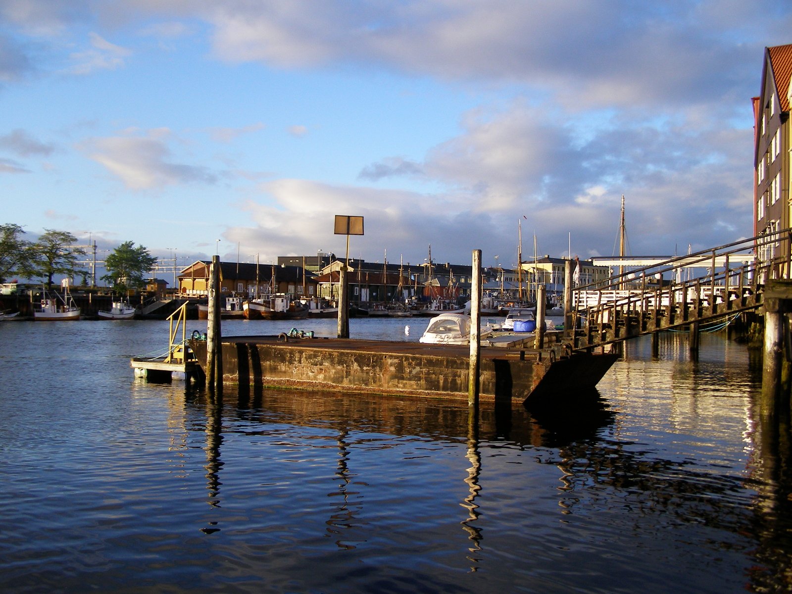 this is a boat docked in a marina