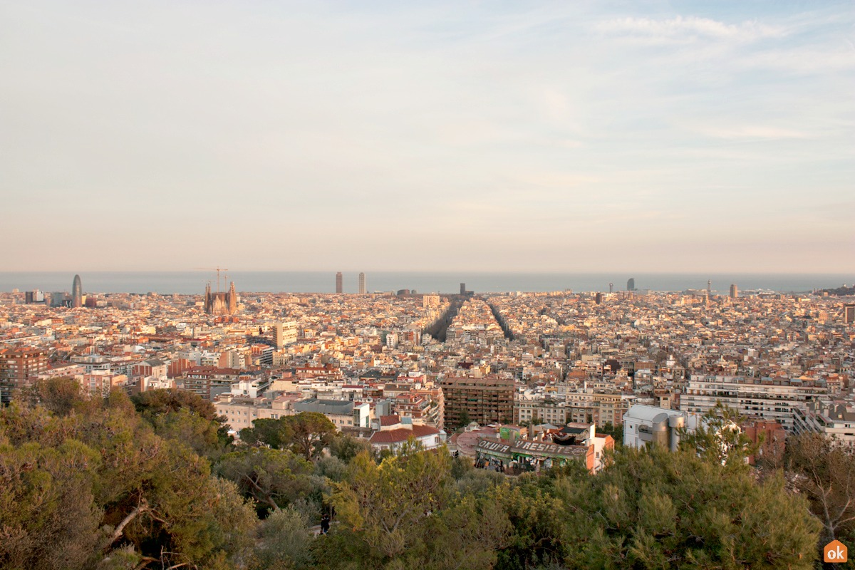 a panoramic view of some buildings in the middle of paris