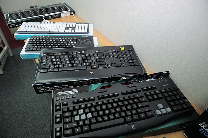 this is the picture of computer keyboard and keyboards