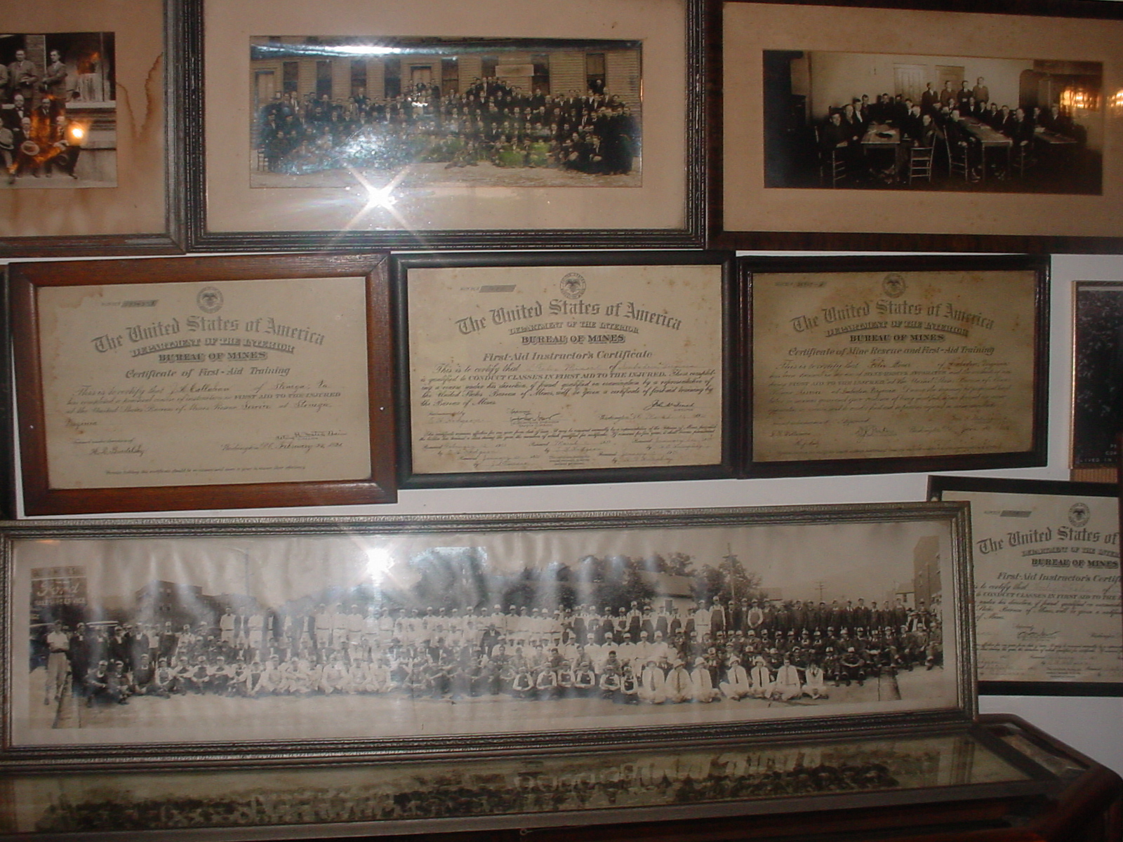 antique framed pictures and framed pographs depicting civil war times