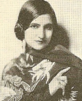an old po of a young woman with a long hair