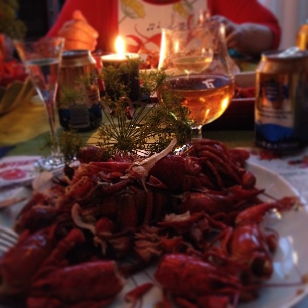 a plate with some cooked lobsters on it