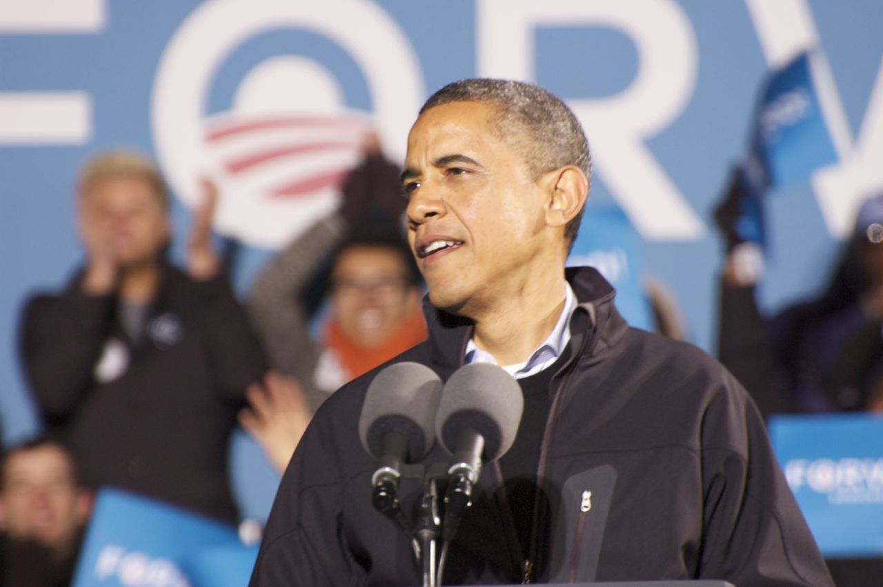 obama speaking at a rally for the president