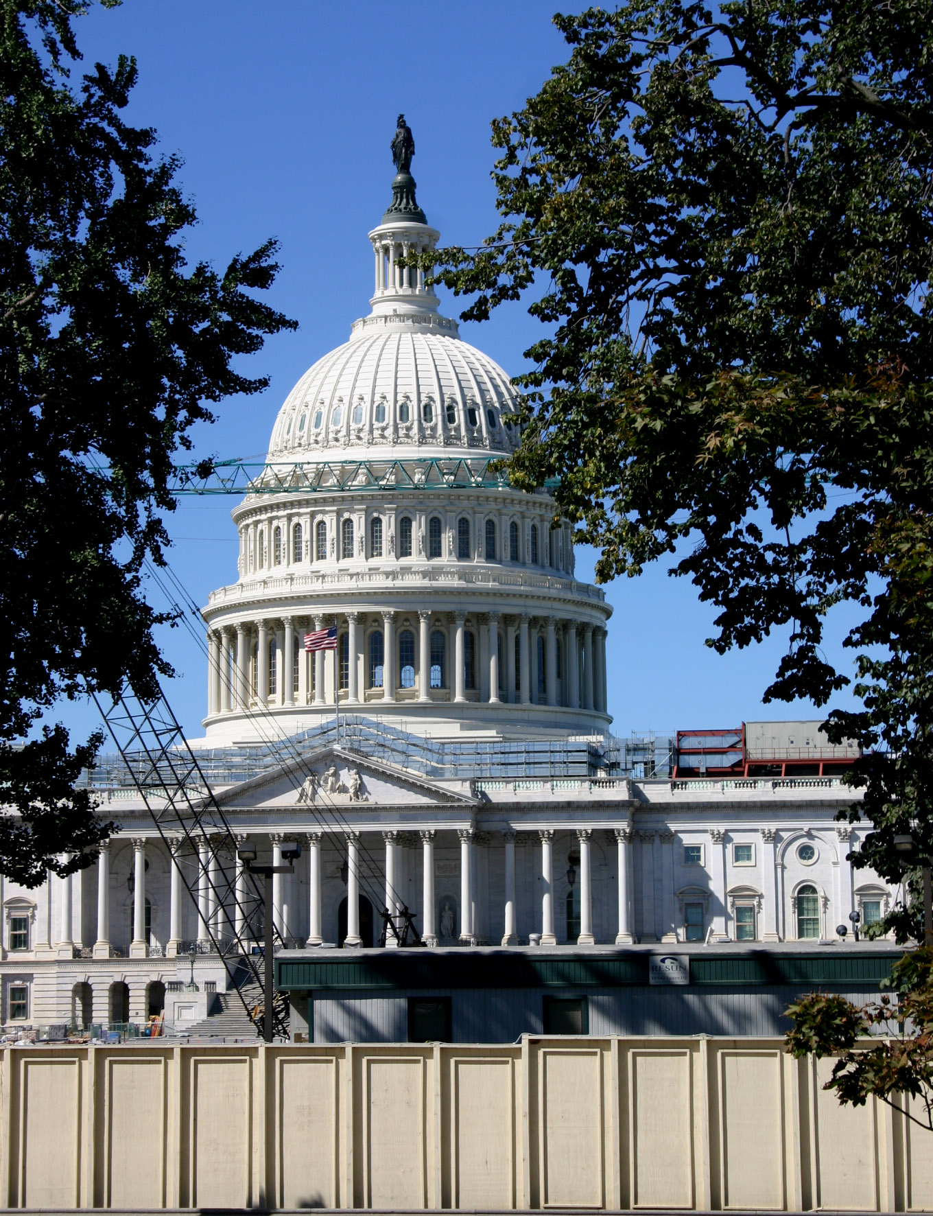 a large building that is standing very close together