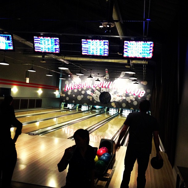 bowling alley with lanes for the winning team