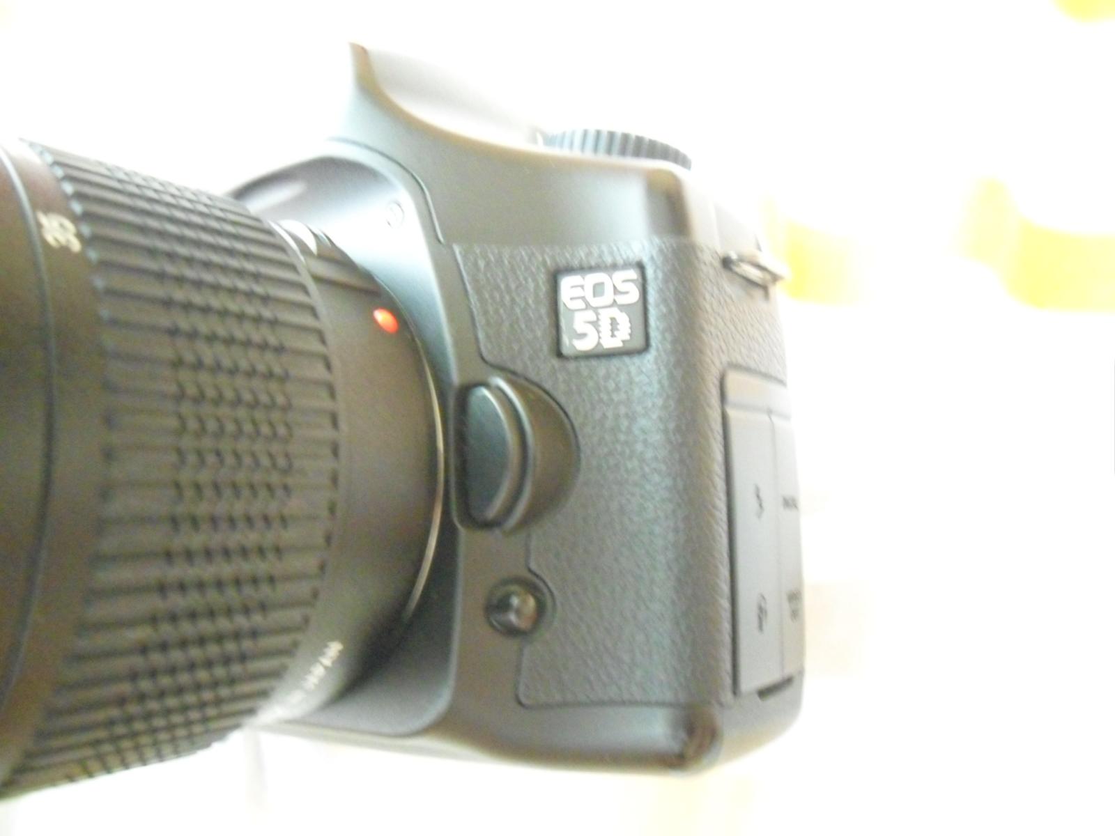closeup of a zoom lens in focus