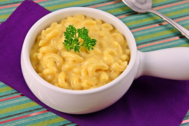 there is a bowl of macaroni and cheese