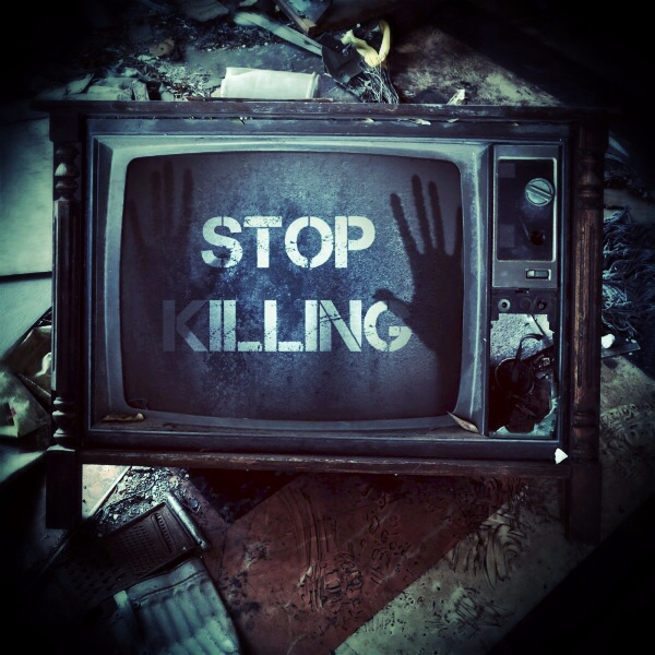an old television has the words stop ing written on it