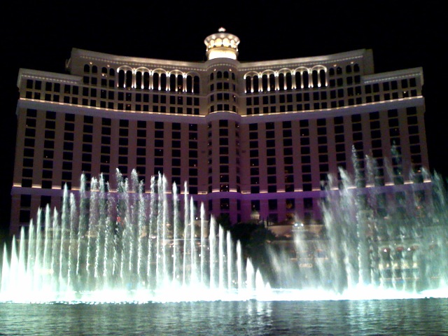 the fountains show outside the building in front