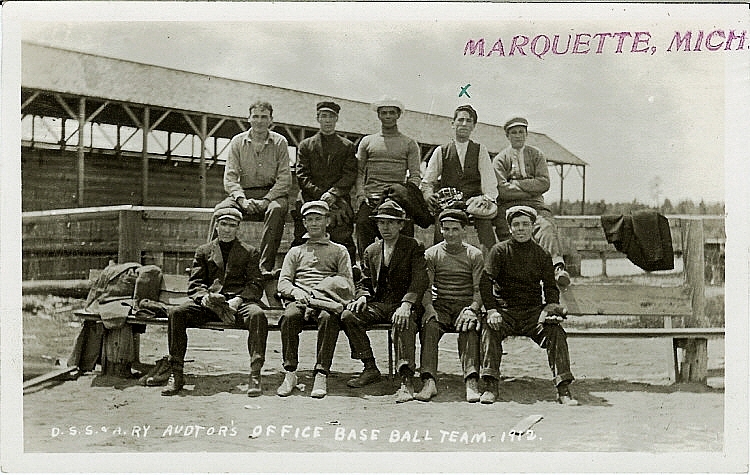 this is an old po of baseball players