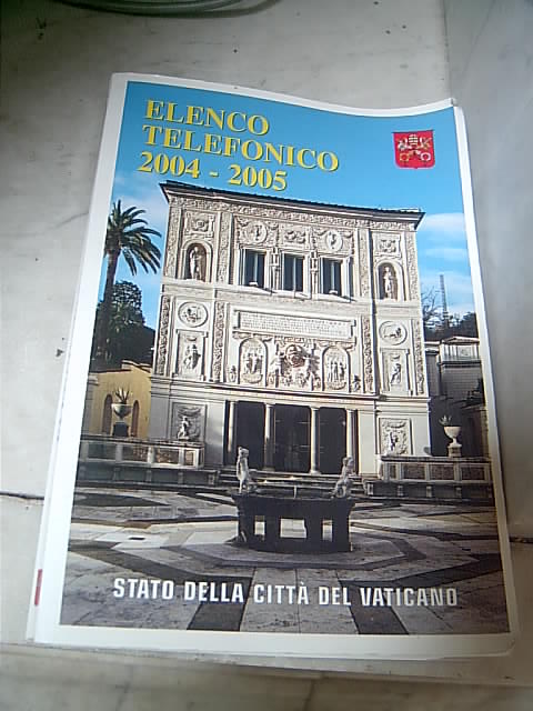 a copy of the book called ellingo del fieranzo, shows a statue