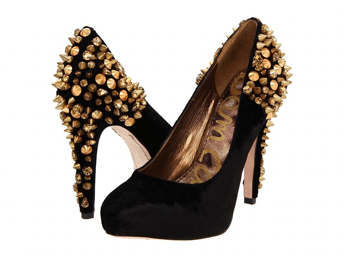 high heeled shoes with spikes on them