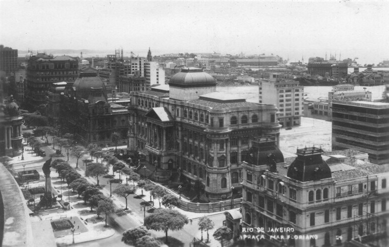 old po of building and city from the air