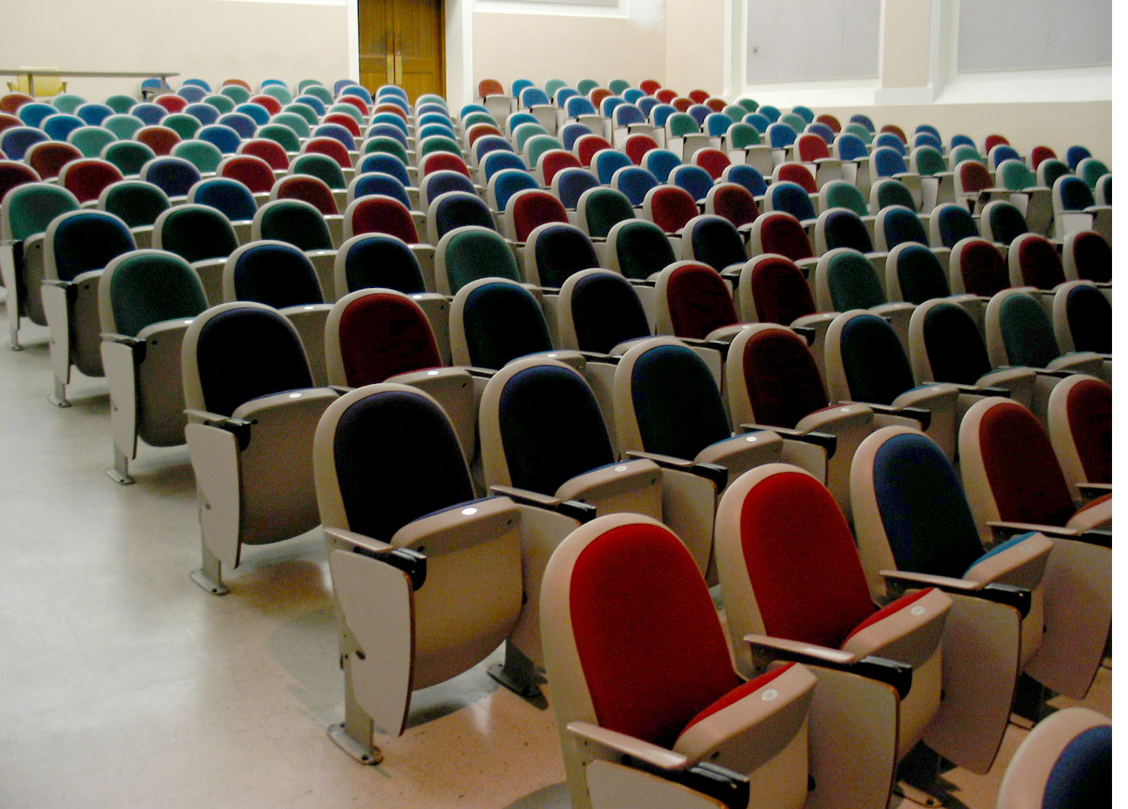 a po of a long row of chairs