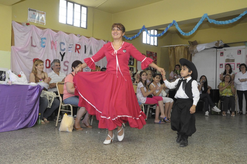 children in a dance class at the beginning of school year