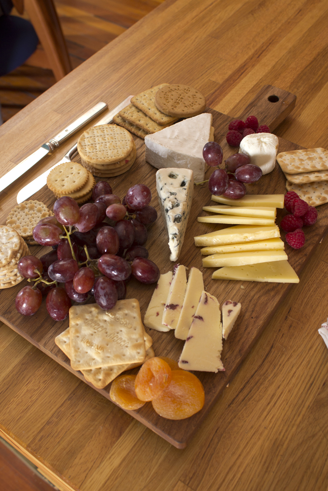 the cheese and ers are laid out on the plate