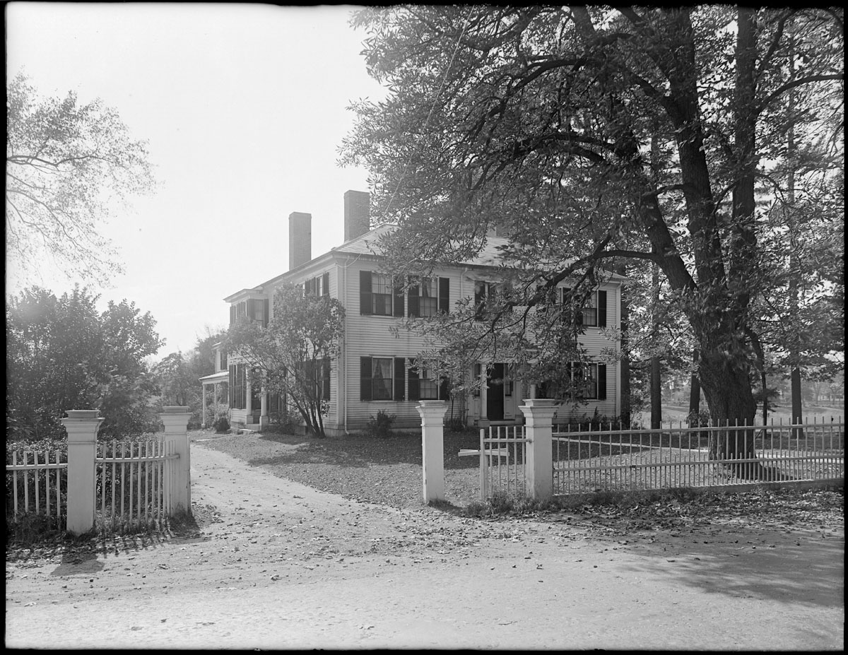 a historic house in the early century of 19th century