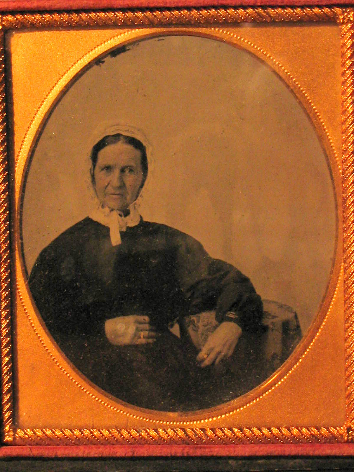 an old black and white po of a woman