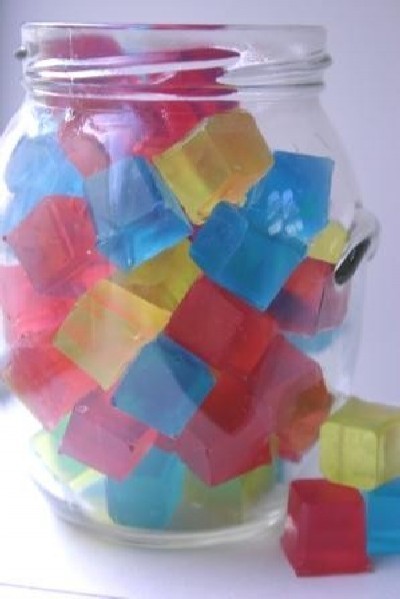 many cubes of plastic are inside a jar