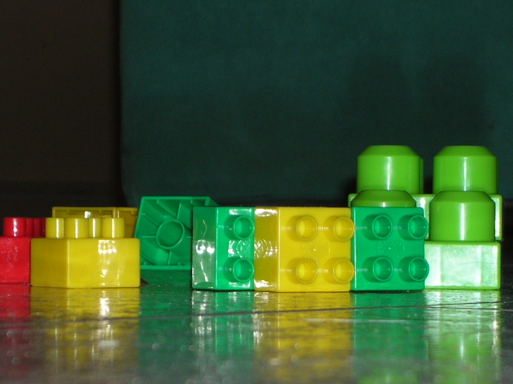 a group of legos sitting on top of a table