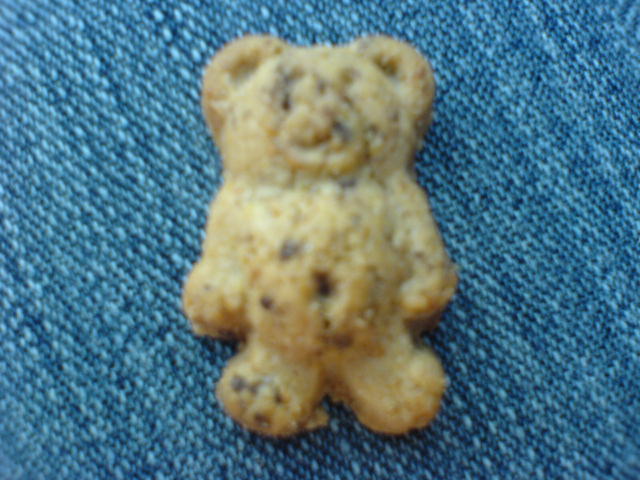 the teddy bear is made out of cookies