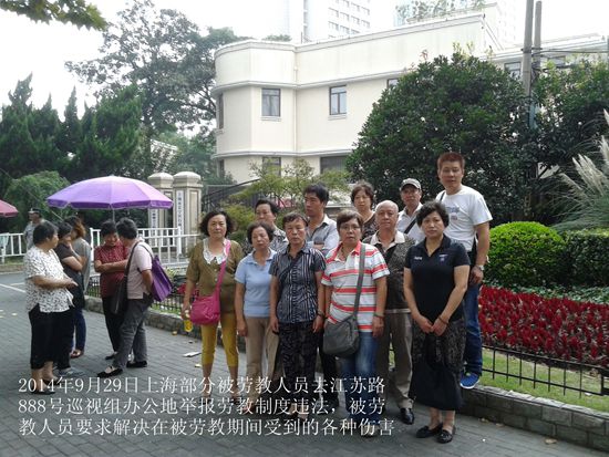 many people are standing together outside in front of a building