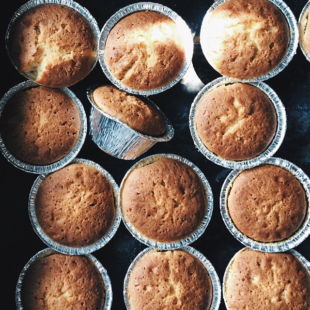 many muffins lined up on top of each other