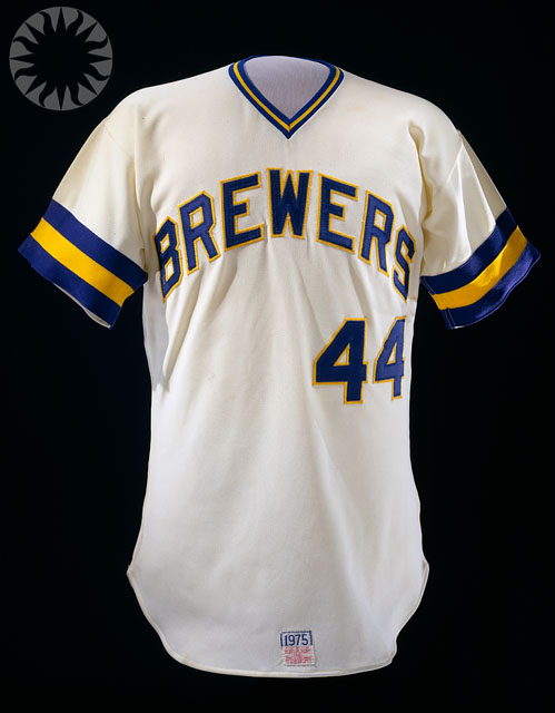 a shirt that says brewers 44 on the front