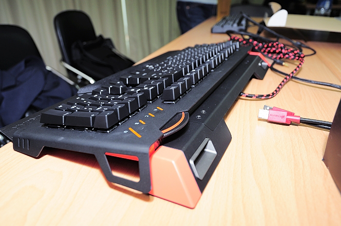 an image of a wired keyboard set on a table