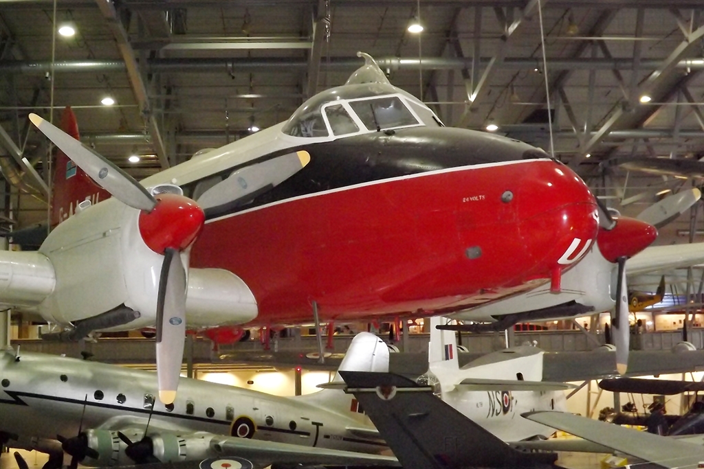 there are many planes on display in this museum